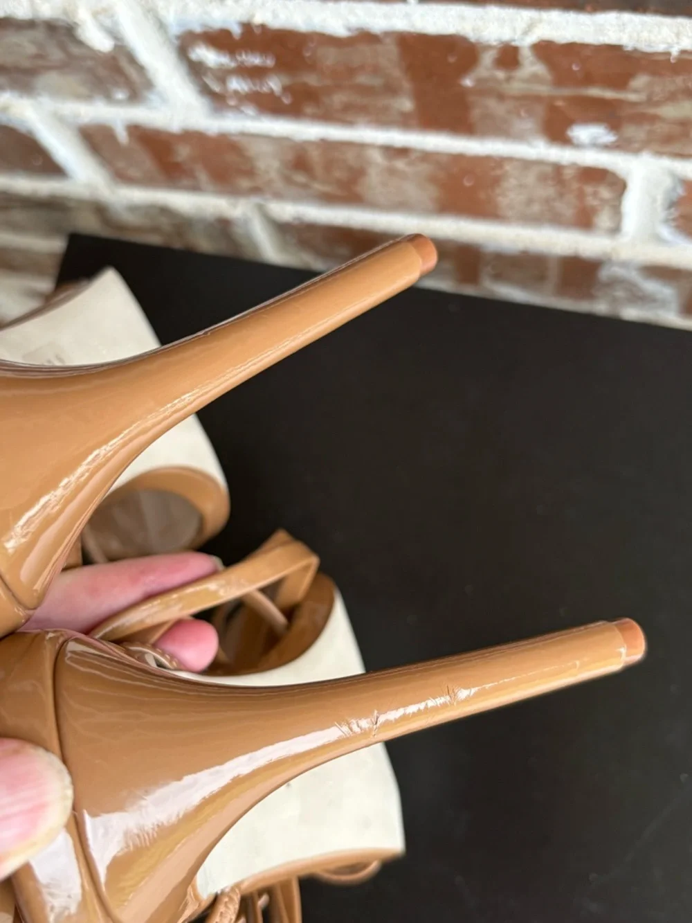 Steve Madden Camel Uplift Ankle Tie Gladiator Sandals Size 11 Patent